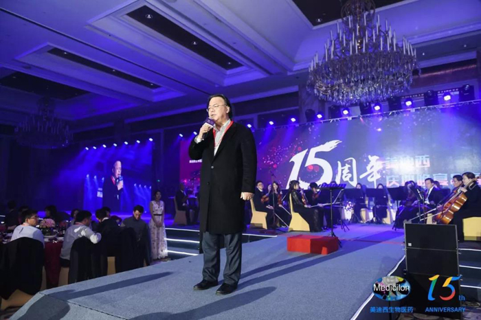 张江集团党委委员、副总经理王兰忠