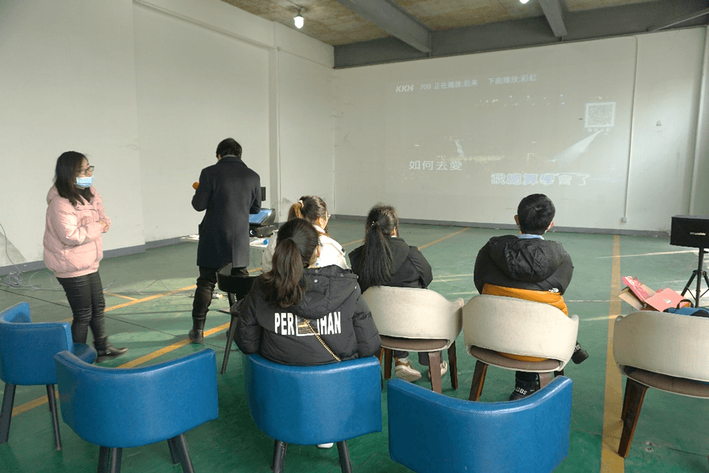 在春节 “乐七天” 活动中，HJC黄金城平台给留沪过春节的员工准备了丰富多彩的活动